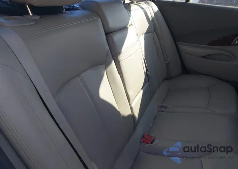 2013 Buick Lacrosse z USA, uszkodzony, nr VIN 1G4GC5ER8DF275043